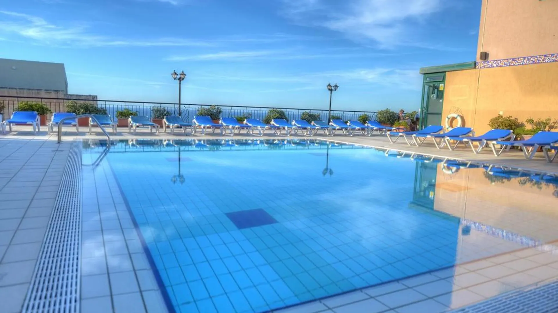 Vivaldi Hotel St. Julian's 4*,