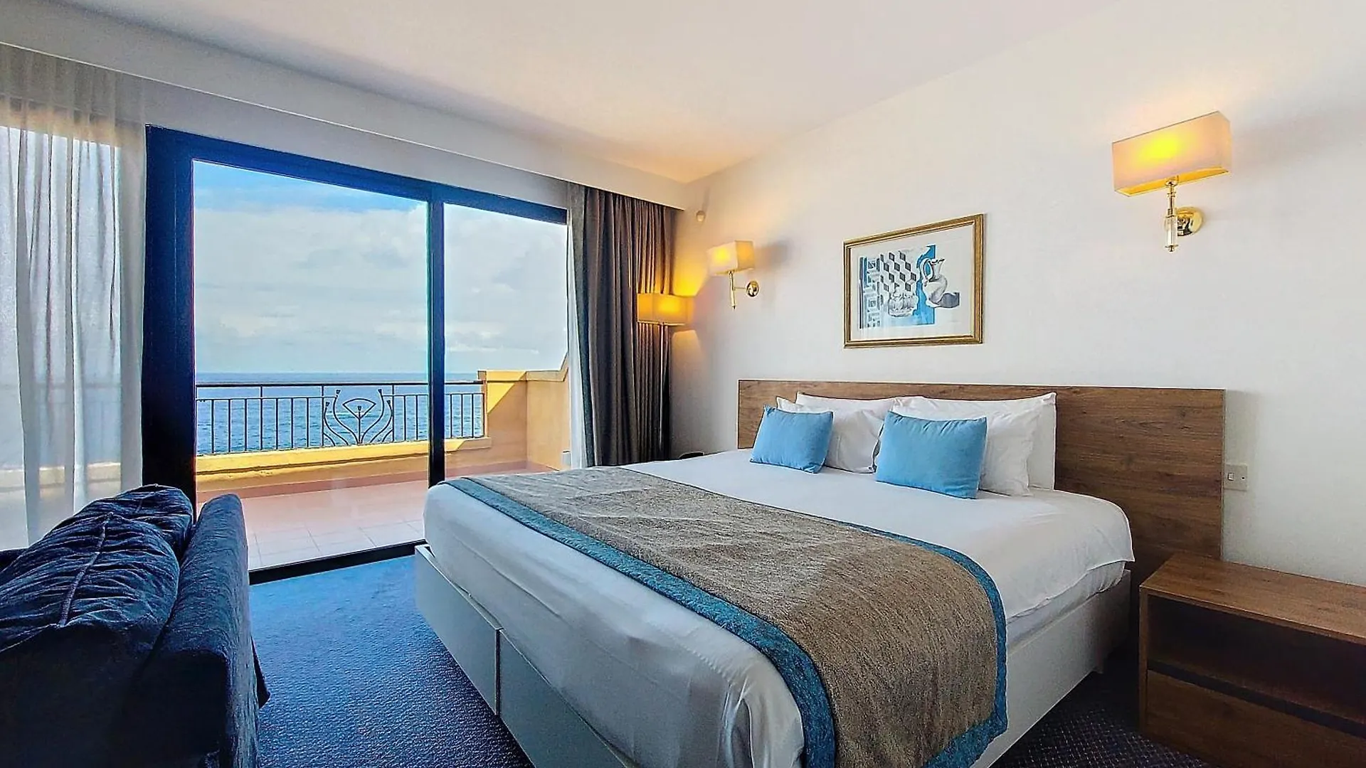 Vivaldi Hotel St. Julian's 4*,